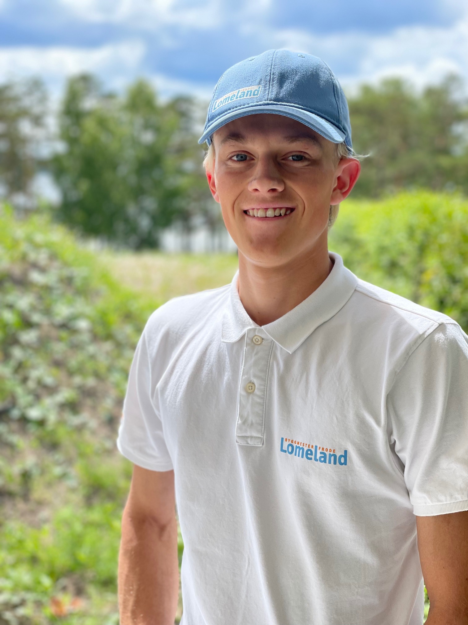 Ikon, byggmester med sag og hus